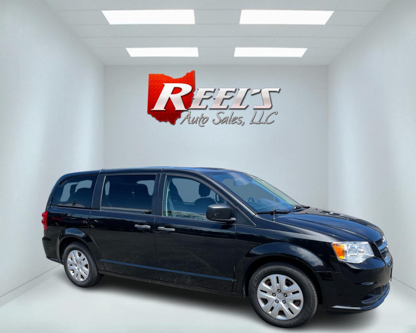 2019 Black /Black Dodge Grand Caravan SE (2C4RDGBG6KR) with an 3.6L V6 DOHC 24V engine, 6A transmission, located at 547 E. Main St., Orwell, OH, 44076, (440) 437-5893, 41.535435, -80.847855 - Photo#3